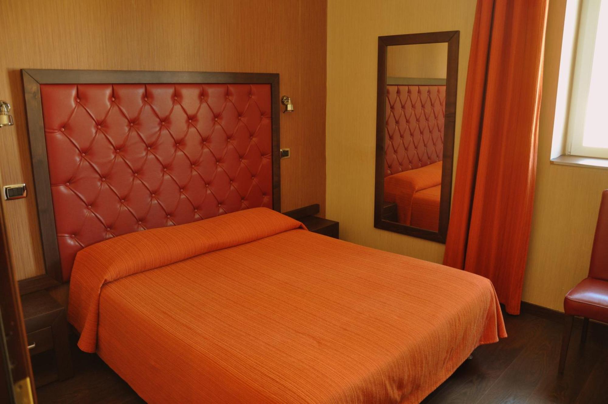 Hotel Fontana Del Re Ариано-Ирпино Номер фото